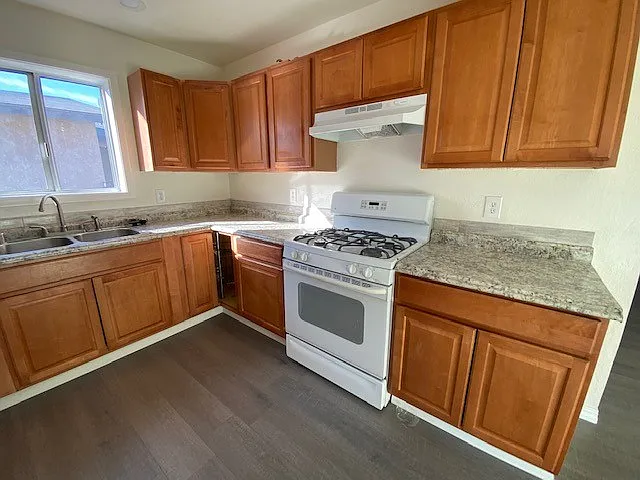 1460 Tonto Dr — Photo 13