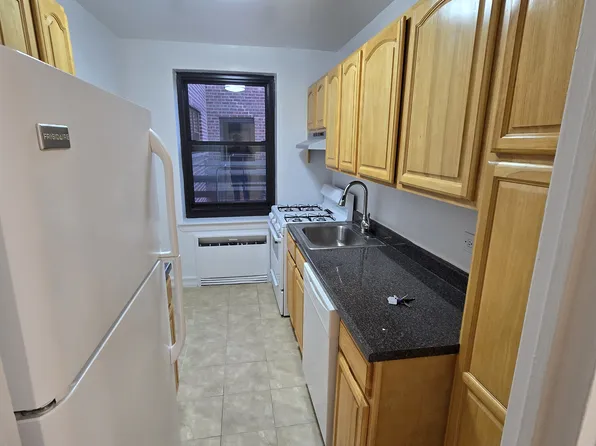 75-08 Bell Boulevard image 4 of 6