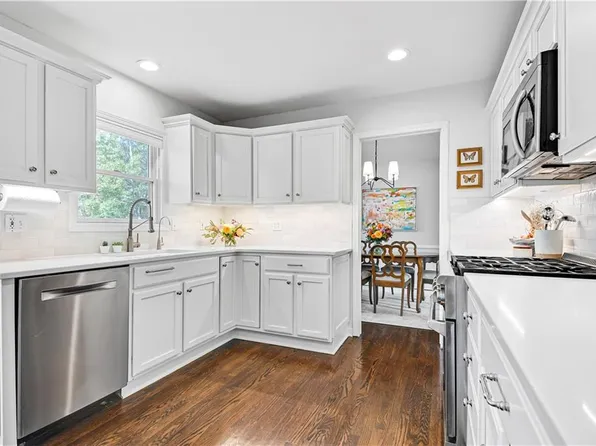 9220 Beverly Dr, Overland Park, KS 66207