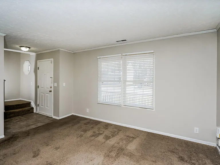 6516 Hunters Creek Blvd — Photo 5