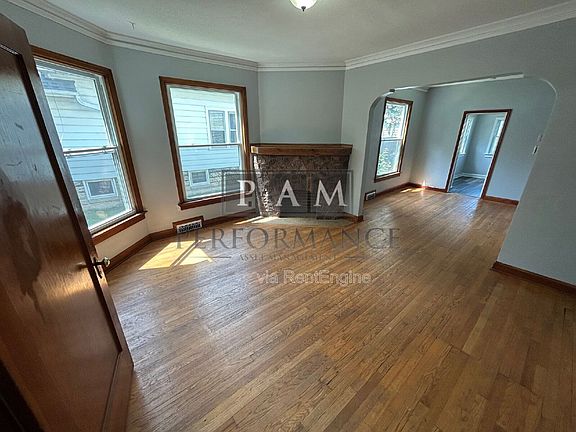 3rd image of 3269 S New York Ave