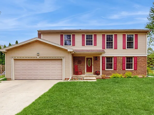 1056 Boxwood Dr, Crystal Lake, IL 60014