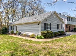 12 Elizabeth Ct, Howell, NJ 07731