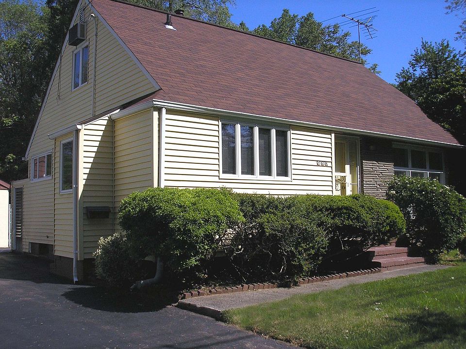 3/4 view of front