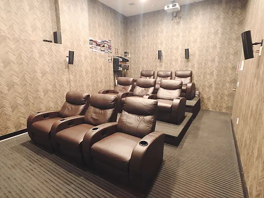 Rented by Manhattan Management LLC | media 23