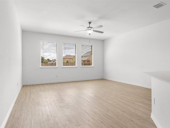 3rd image of 1304 Rousseau Dr