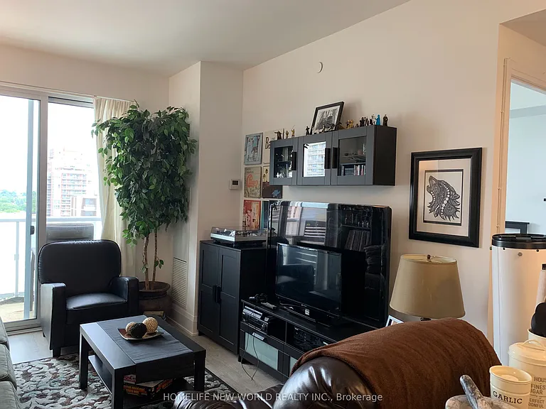 101 Erskine Ave #1004 — Photo 9