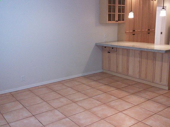 4th image of 1107 N Hamlet Ln