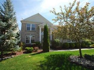 8279 Hummingbird Dr, Ypsilanti, MI 48197