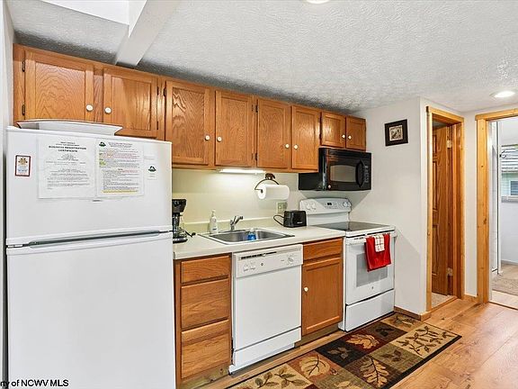 5th image of 40 Whitetail Way