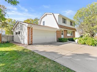 1932 Lakeaires Blvd, White Bear Lake, MN 55110