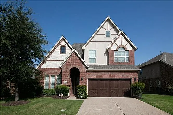 2529 Brandon Dr — Photo 3