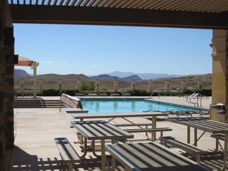 1263 N Spring Valley Dr — Photo 3
