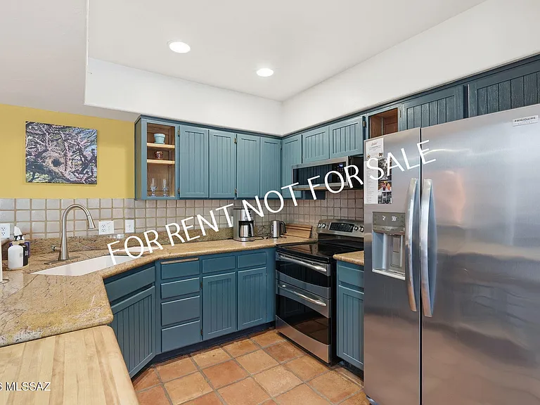 2824 E Sierra Vista Rd — Photo 17