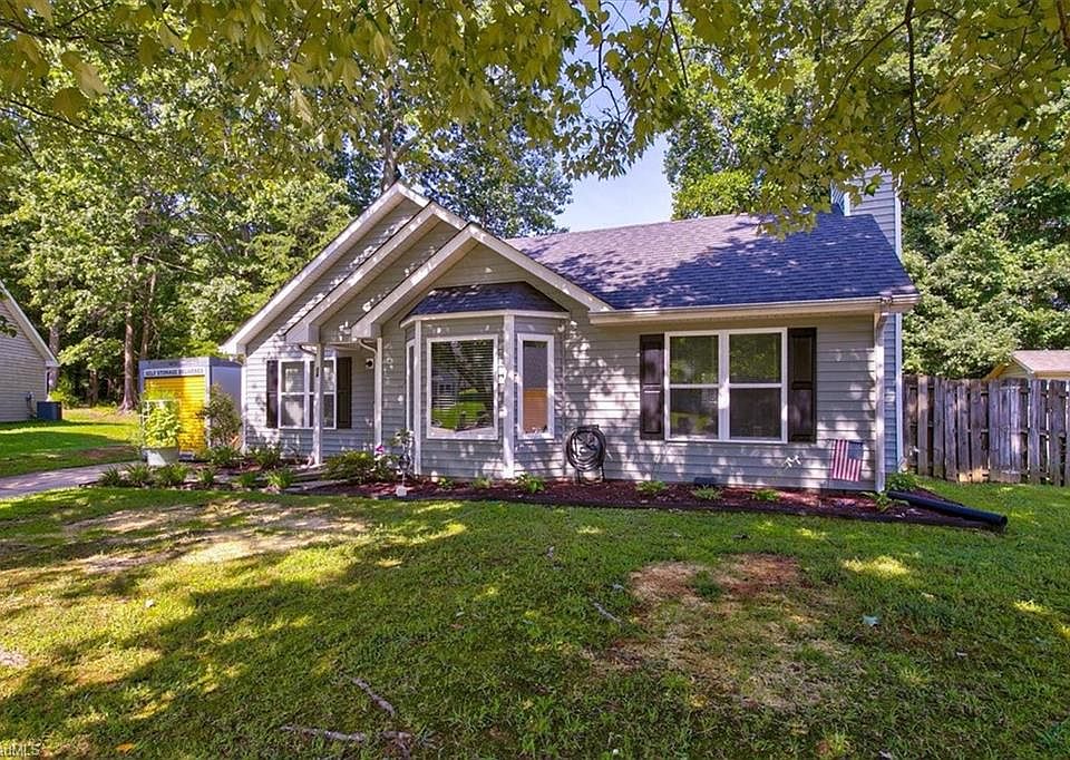1st image of 16 Glendale Oaks Ct