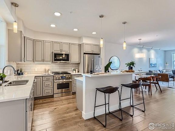 4th image of 2930 Broadway St #204
