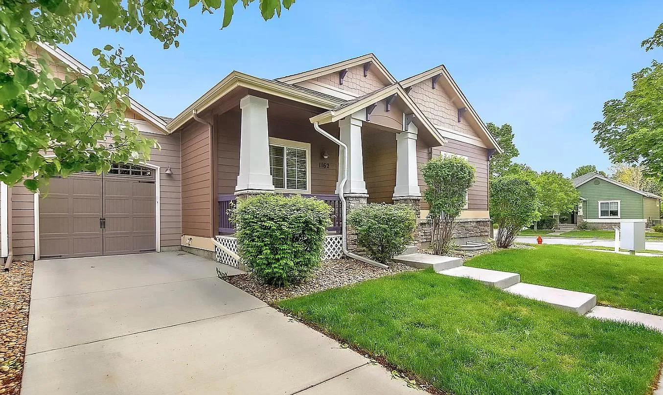1162 Village Cir — Photo 1