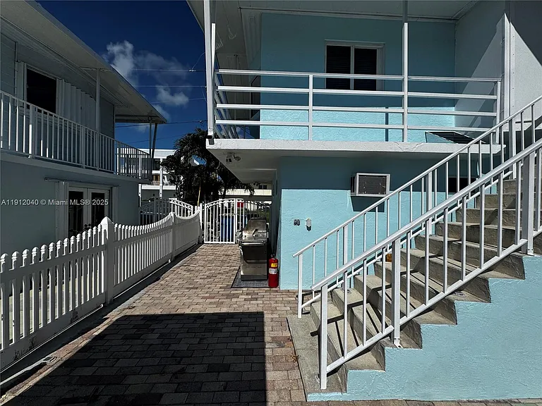 228 Orchid St — Photo 38