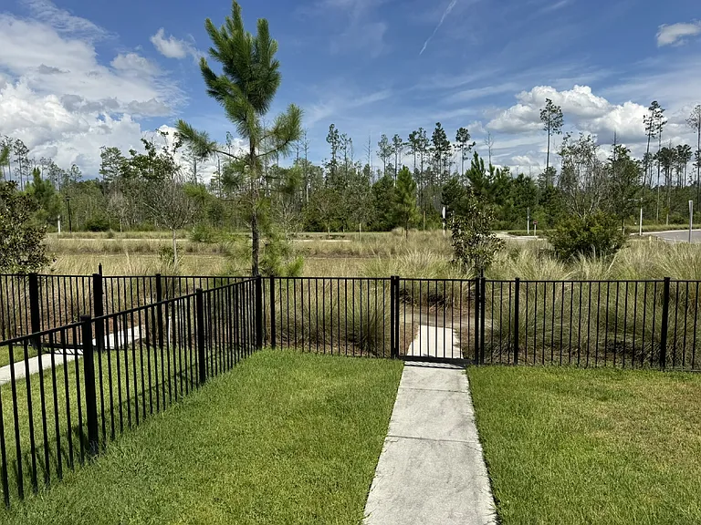 236 Hawthorn Park Cir — Photo 31
