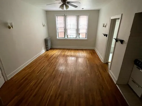 4915-19 W Belle Plaine Ave #4915-214, Chicago, IL 60641