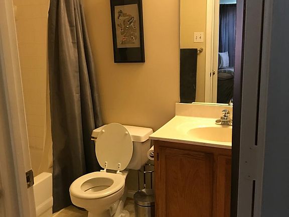 Master Bedroom Bathroom