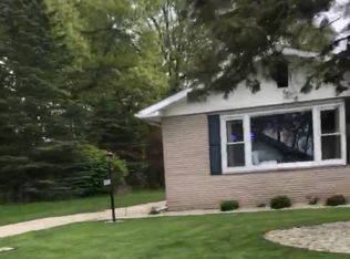 23513 S Shore Dr, Edwardsburg, MI 49112