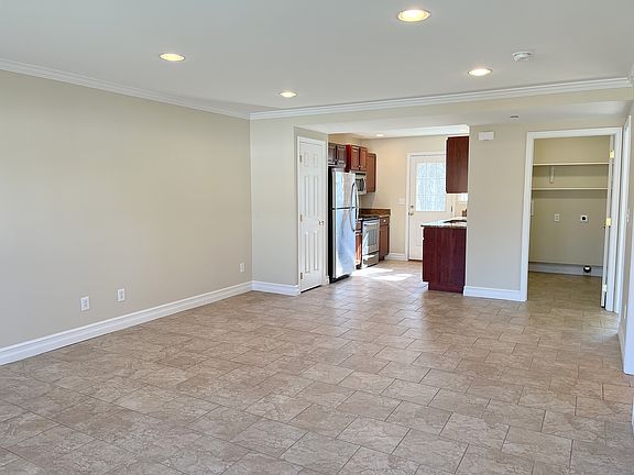 4th image of 27 Eddie Dr #0