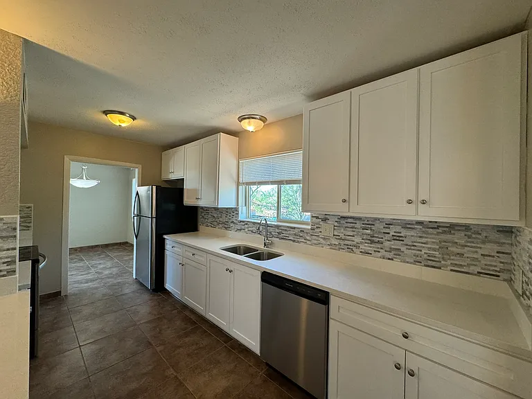 10 W Forrest Feezor St — Photo 12