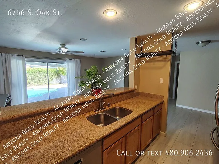 6756 S Oak St — Photo 11
