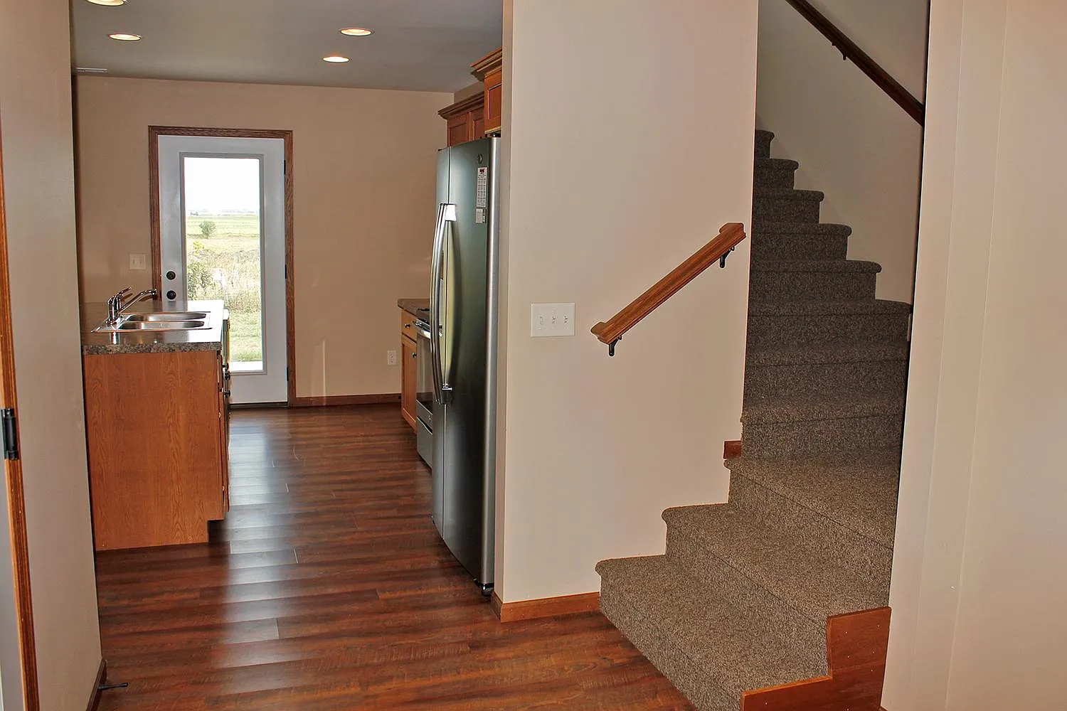 2 bed, 2.5 bath, 1284 sqft, $1,550 — Photo 4
