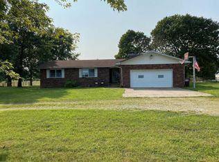 907 Highway T, Bolivar, MO 65613