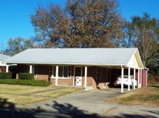 704 E Adams St, Havana, IL 62644