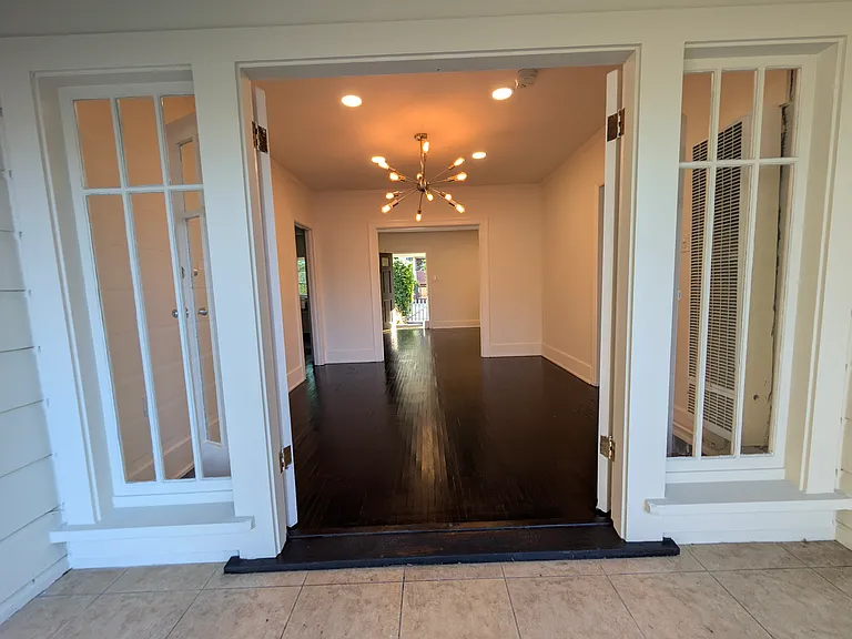 849 N West Knoll Dr — Photo 18