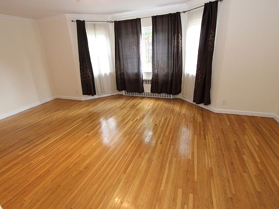 3rd image of 13539 77th Ave