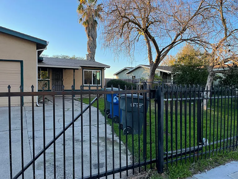 6080 Wilkinson St — Photo 15