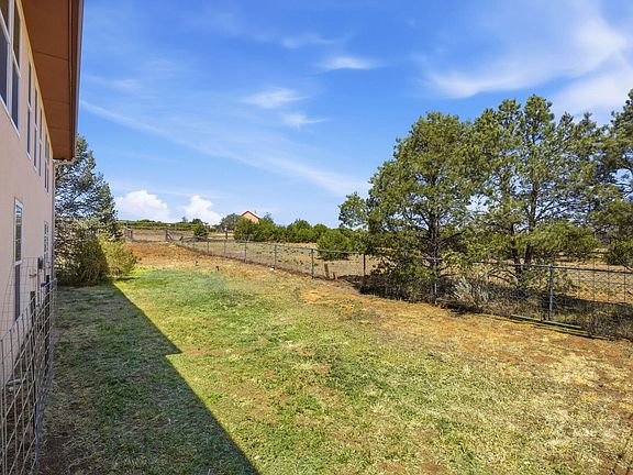 5th image of 1077 County Line Rd