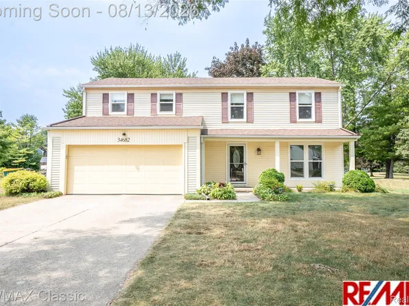 34682 Bunker Hill Dr, Farmington Hills, MI 48331