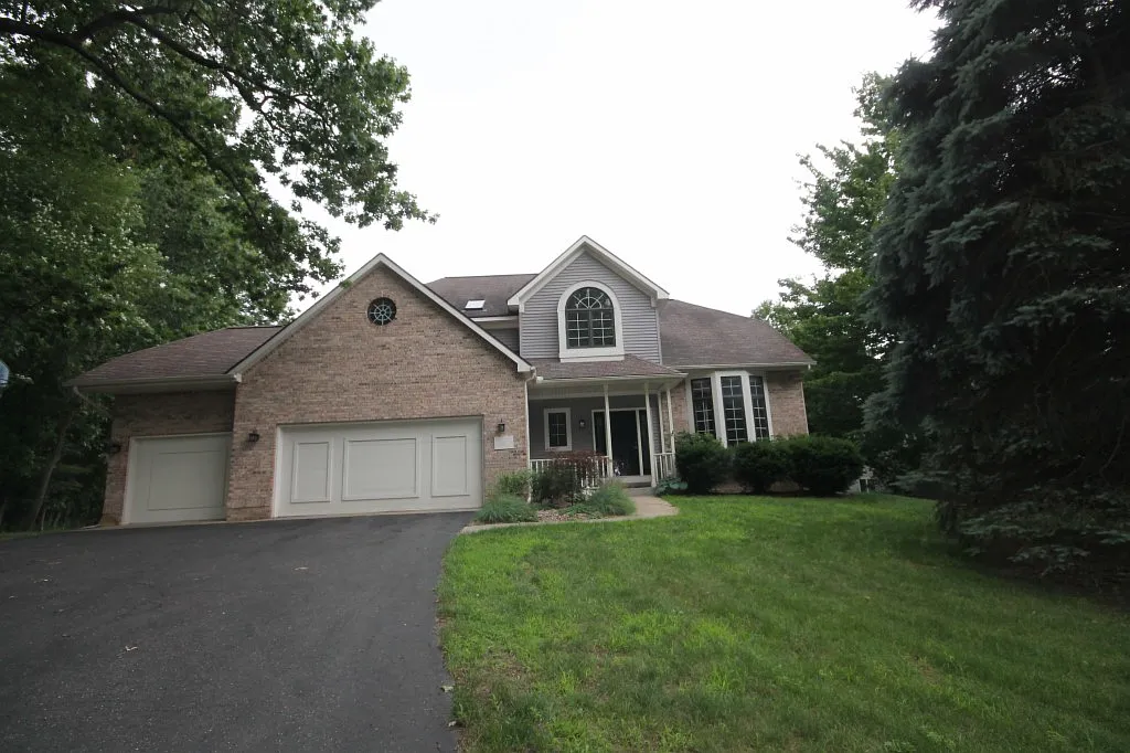8757 Pq Ave photo 1
