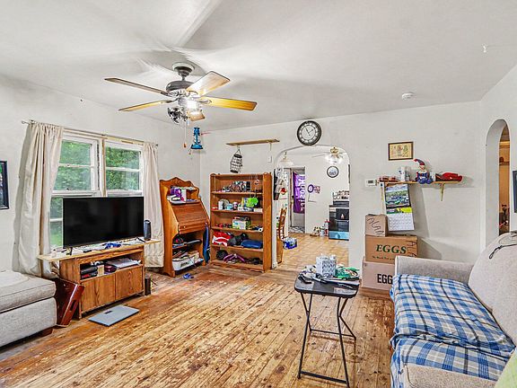 3rd image of 535 Washburn Ave