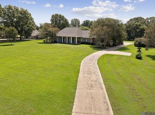 1026 Hunters Run Ave, Zachary, LA 70791