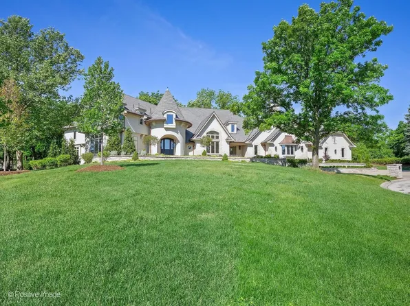 20 Natoma Dr, Oak Brook, IL 60523