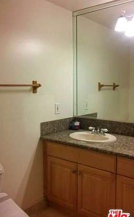 5th image of 727 S Ardmore Ave APT 1005