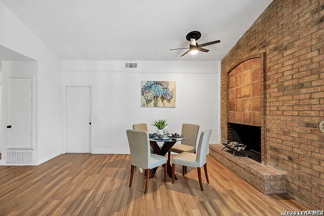 4 bed, 2.0 bath, 2092 sqft, $2,200 — Photo 3