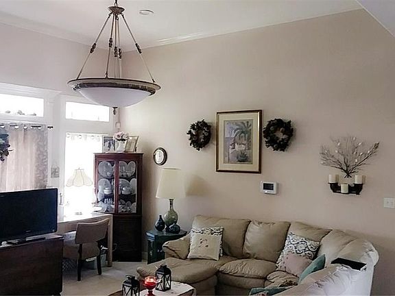 3rd image of 804 Amethyst Dr