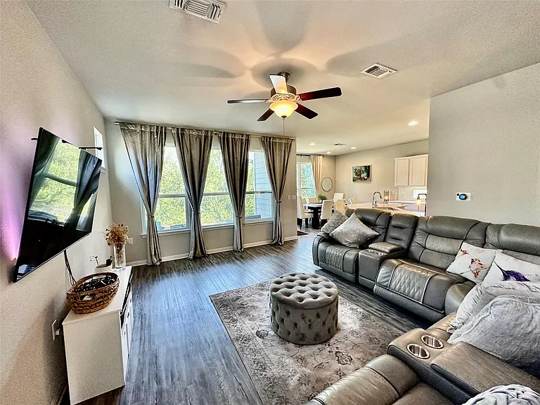 10005 Dalliance Ln — Photo 2