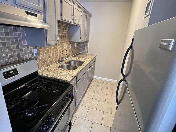 2nd image of 1305 E Armour Blvd APT 207