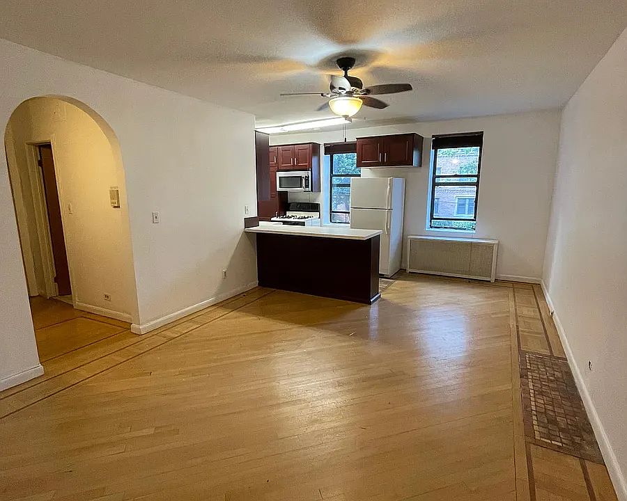 1st image of 1 Broad Pkwy APT 4P