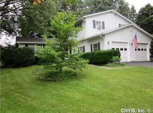 16 Forester Rd, Liverpool, NY 13090