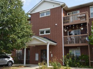 1346 W Main St APT 301, Saint Charles, IL 60174