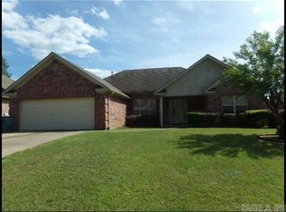 31 Congressional Dr, Little Rock, AR 72210